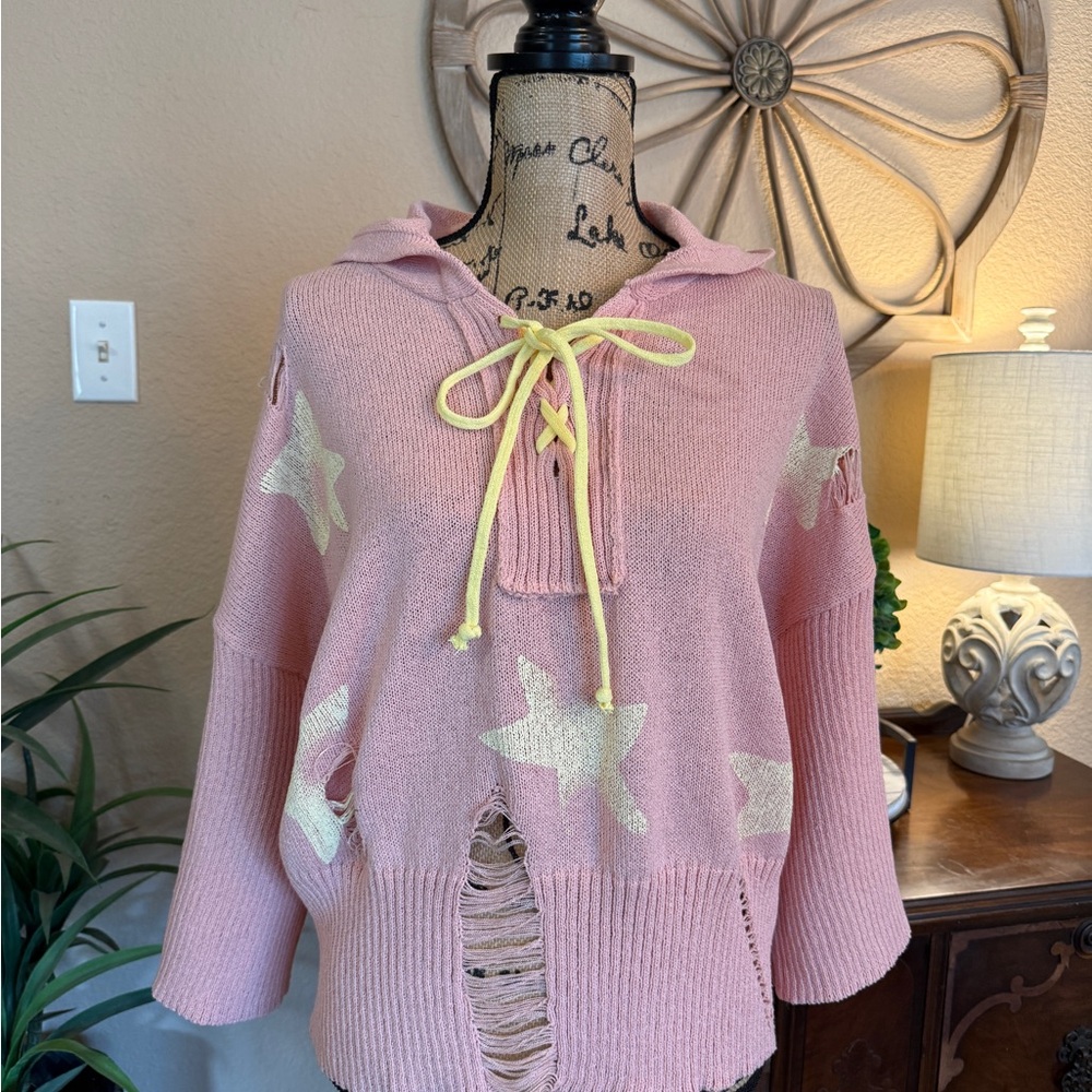 New POL Pink and White Star Patterned Women's Distressed Sweater - Picture 2 of 12